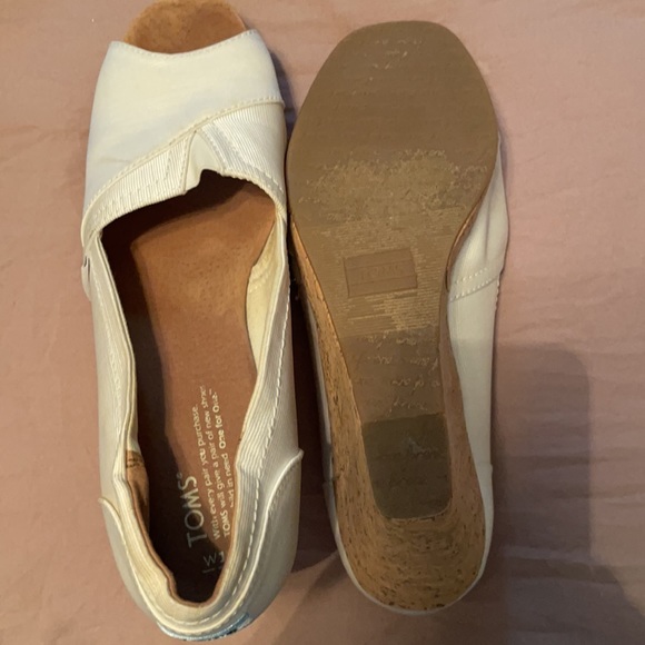 Toms White Wedges - Picture 2 of 2